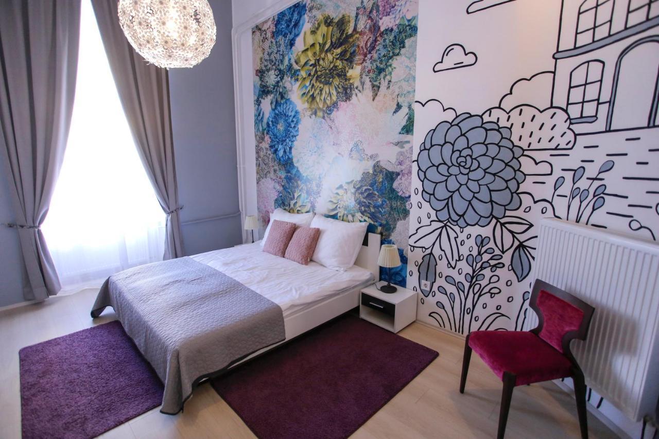 Urania Apartmanhaz Eger Luaran gambar