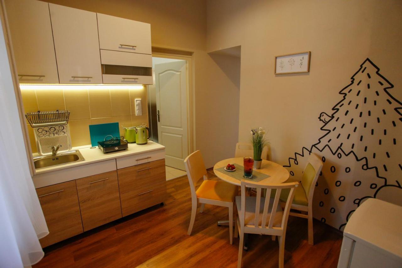 Urania Apartmanhaz Eger Luaran gambar